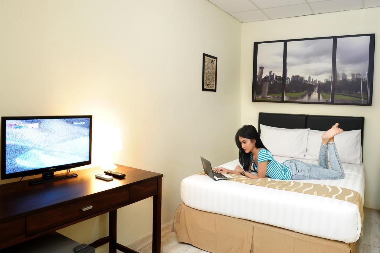 Hotel Ds Colive Siliwangi Semarang Zewnętrze zdjęcie